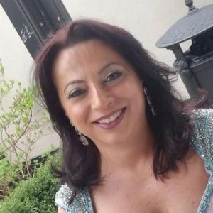 Meet your Posher, Mona